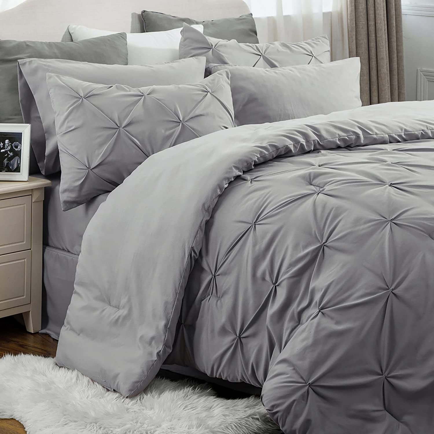 Duvet vs. Comforter - An Objective Comparison - NapLab