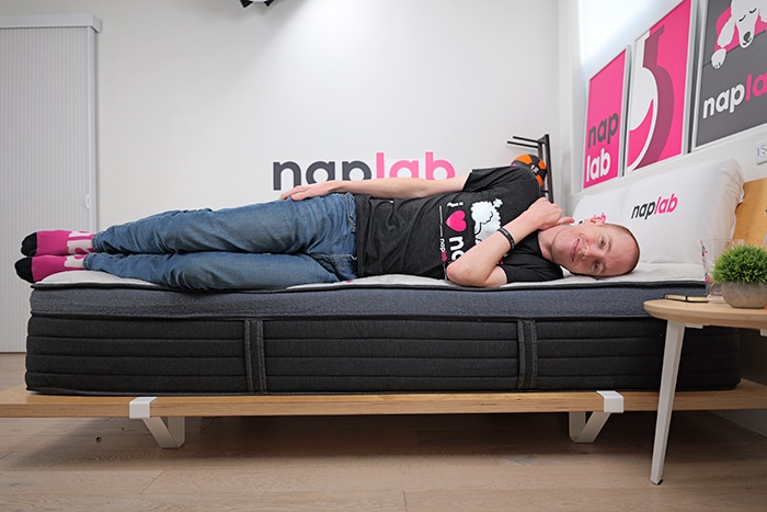 Helix Midnight Luxe 2025 Edge Support Test Side Sleeping 2