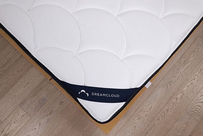 Dreamcloud Classic Top Of Corner