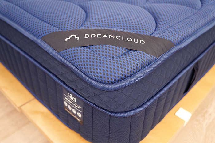 Dreamcloud Ultra Corner Close Dreamcloud Ultra Corner Close